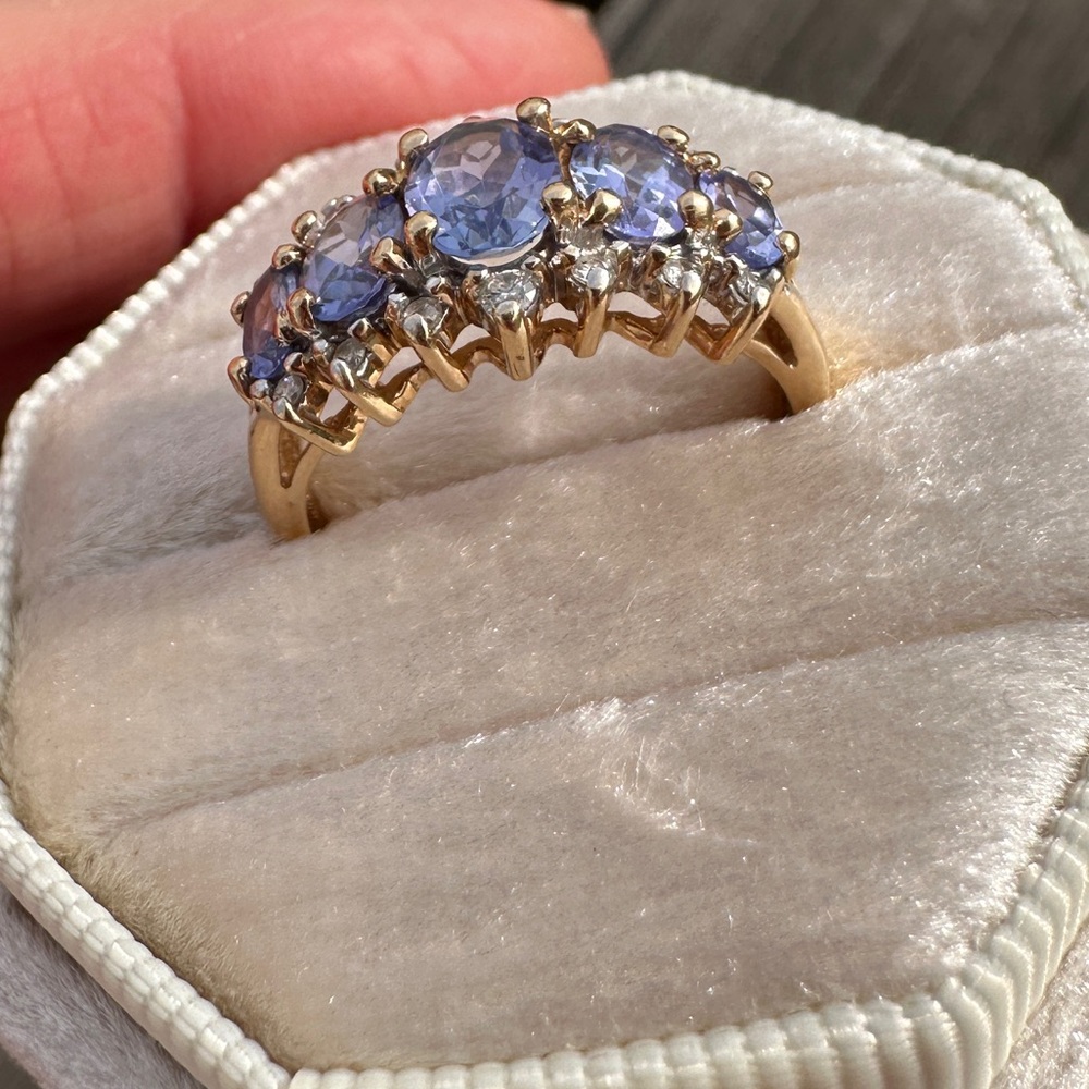 Tanzanite and Diamond Ring 14K Yellow Gold - Picture 17 of 17